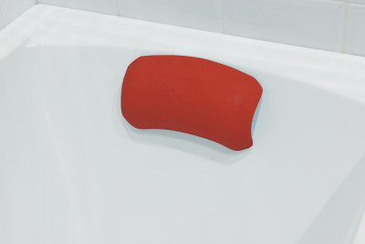 Подголовник для ванны 1Marka Eka (ER) на присосках красный